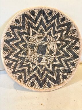 NEW African Woven Basket. Tonga people of Zambia 13.5” Across